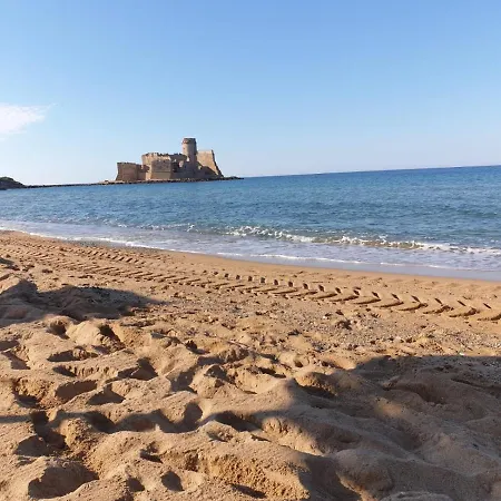 Holiday home Le Castella Vista Mare Trilocale